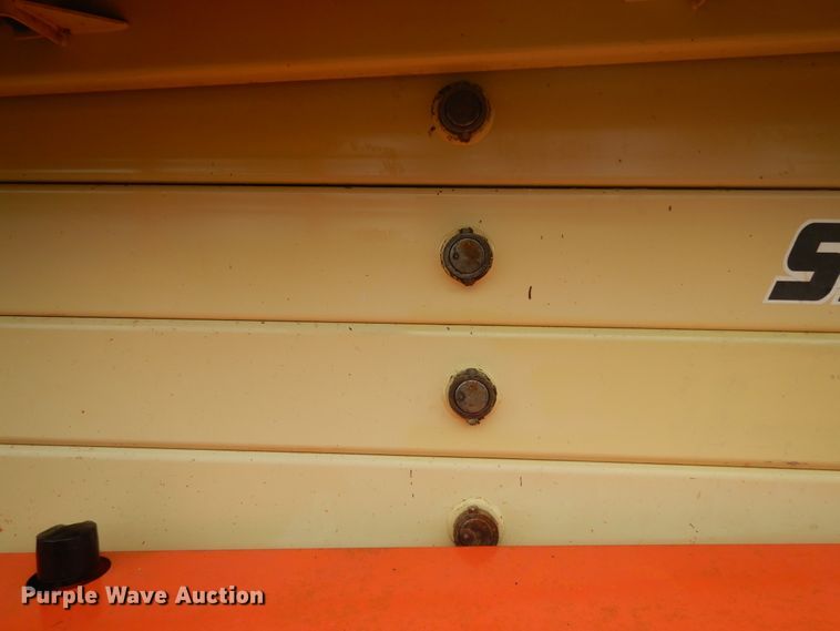image for item DJ6671 2000 JLG 500RTS  scissor lift