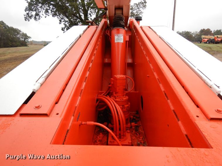 image for item DJ6672 2004 Snorkel TB60RDZ  boom lift