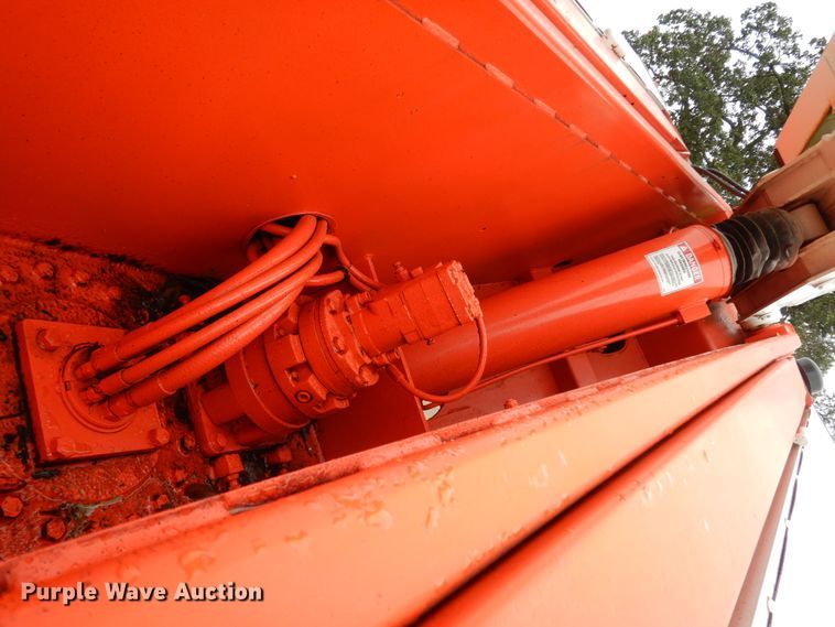 image for item DJ6672 2004 Snorkel TB60RDZ  boom lift