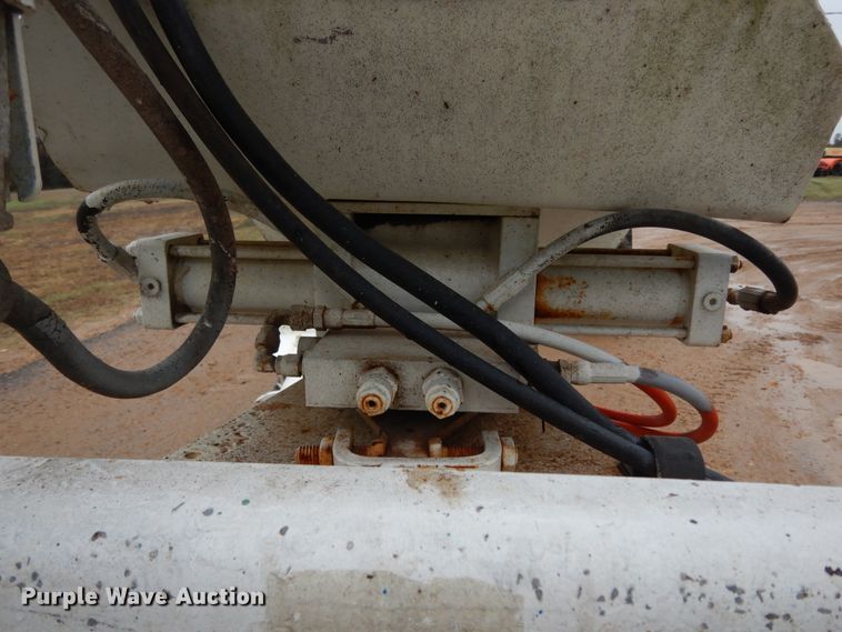 image for item DJ6672 2004 Snorkel TB60RDZ  boom lift