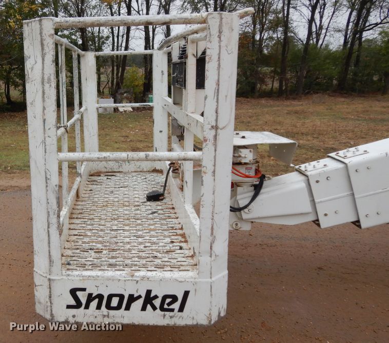 image for item DJ6672 2004 Snorkel TB60RDZ  boom lift