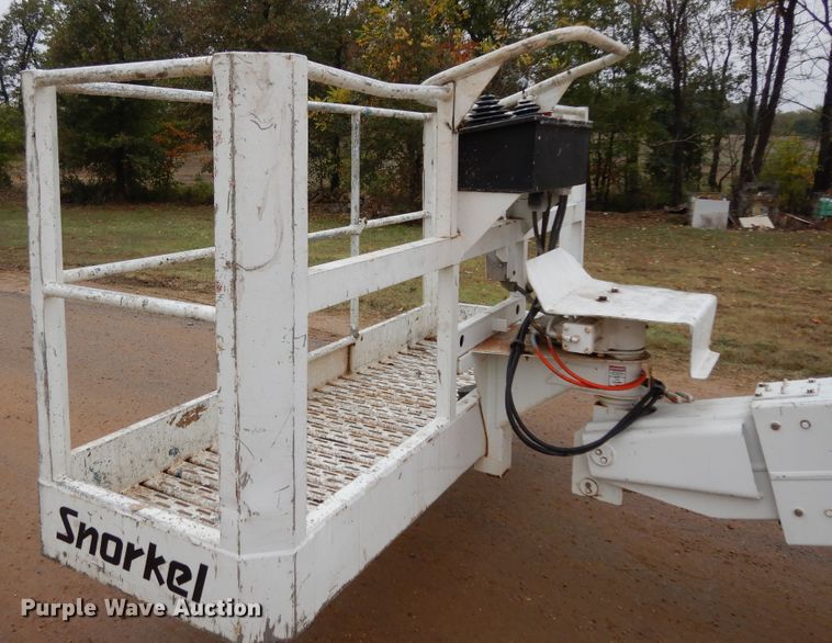 image for item DJ6672 2004 Snorkel TB60RDZ  boom lift