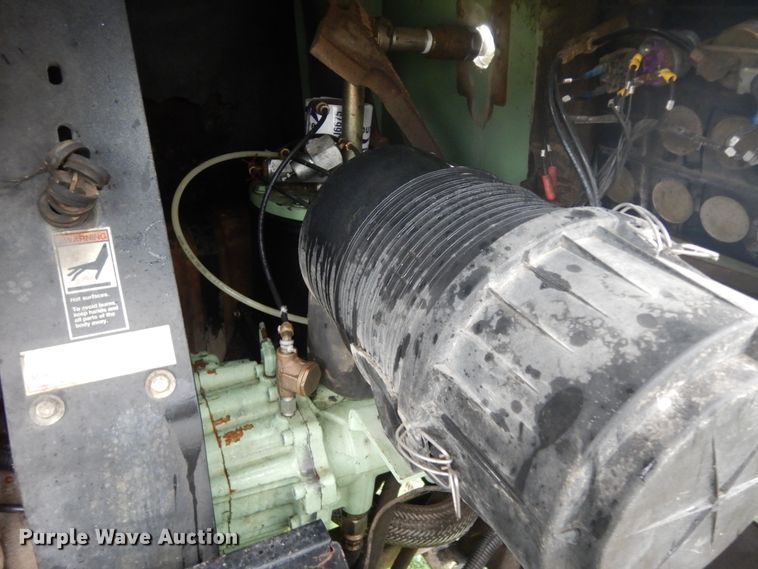 image for item DJ6674 Sullair  air compressor