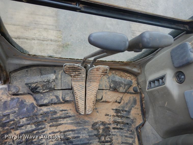 image for item DJ6675 2004 Kobelco 200SRLC  excavator