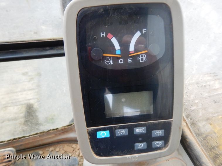 image for item DJ6675 2004 Kobelco 200SRLC  excavator