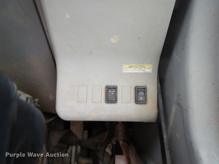 image for item DJ6675 2004 Kobelco 200SRLC  excavator