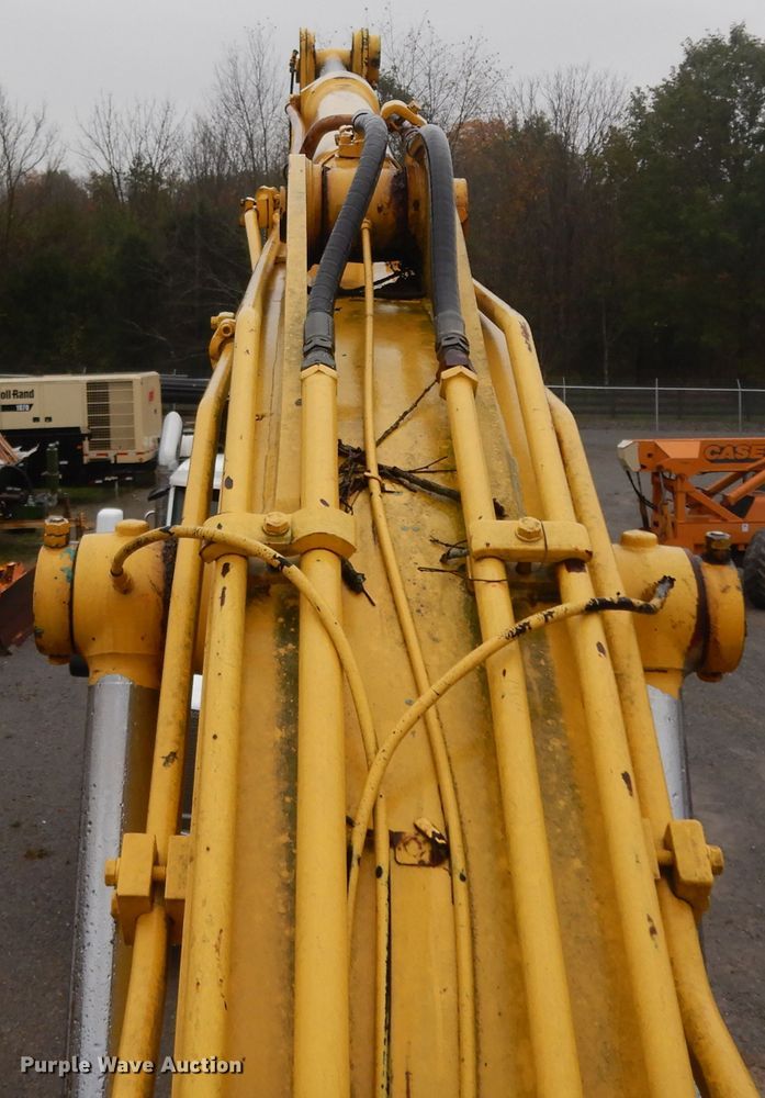 image for item DJ6675 2004 Kobelco 200SRLC  excavator