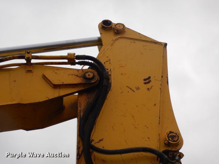 image for item DJ6675 2004 Kobelco 200SRLC  excavator