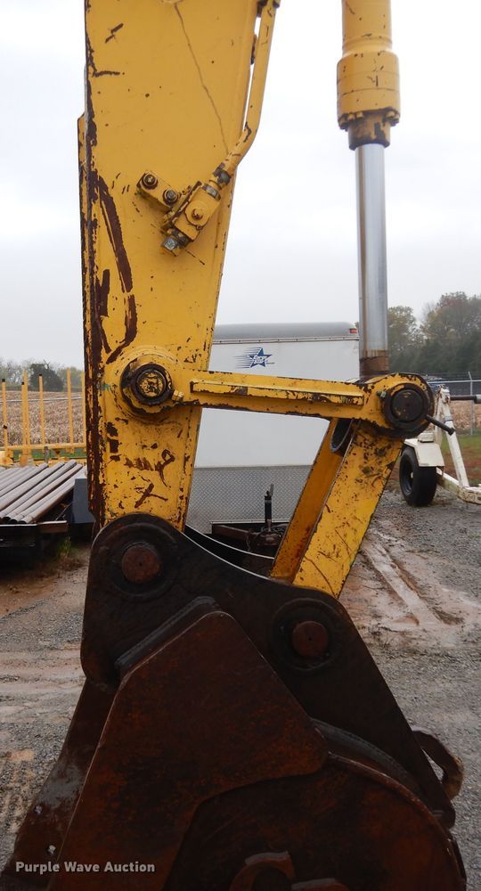 image for item DJ6675 2004 Kobelco 200SRLC  excavator