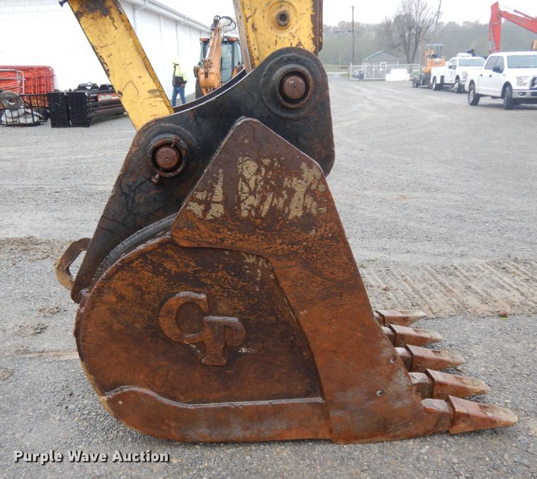 image for item DJ6675 2004 Kobelco 200SRLC  excavator