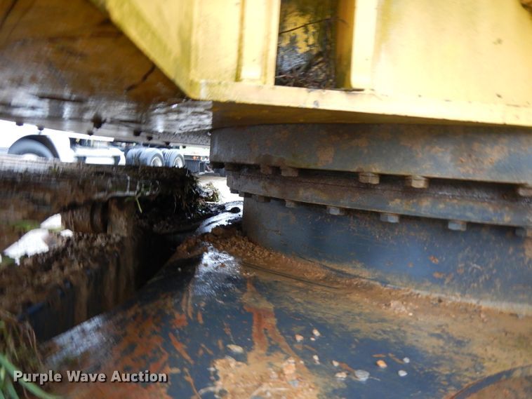 image for item DJ6675 2004 Kobelco 200SRLC  excavator