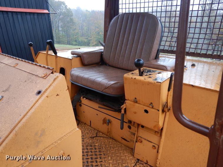 image for item DJ6676 1991 Case 1550  dozer