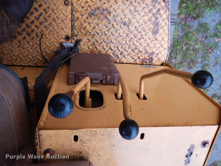 image for item DJ6676 1991 Case 1550  dozer