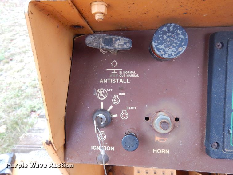 image for item DJ6676 1991 Case 1550  dozer