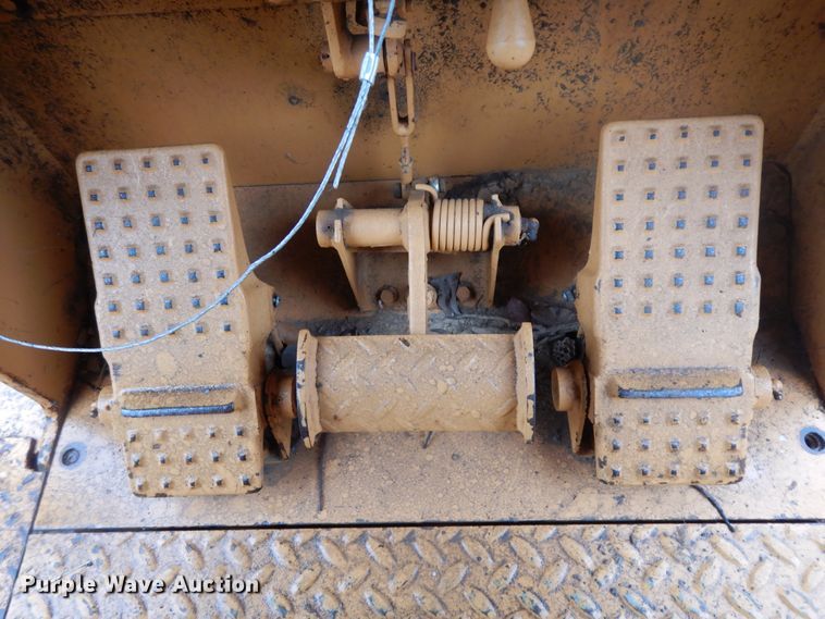 image for item DJ6676 1991 Case 1550  dozer