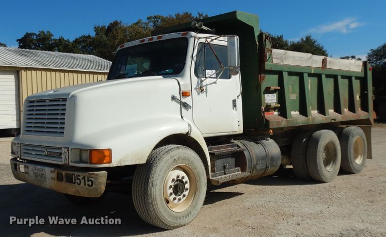 image for item DJ6689 1993 International 8200  dump truck
