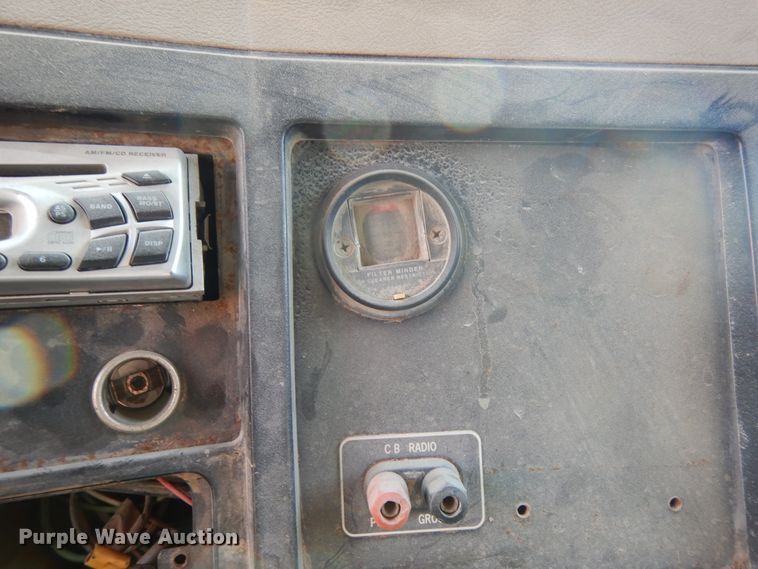 image for item DJ6689 1993 International 8200  dump truck