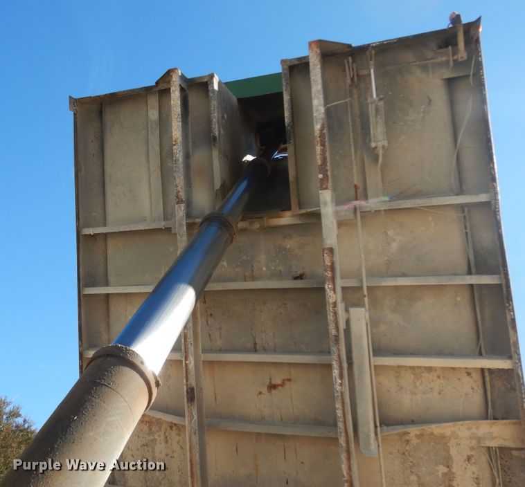 image for item DJ6689 1993 International 8200  dump truck