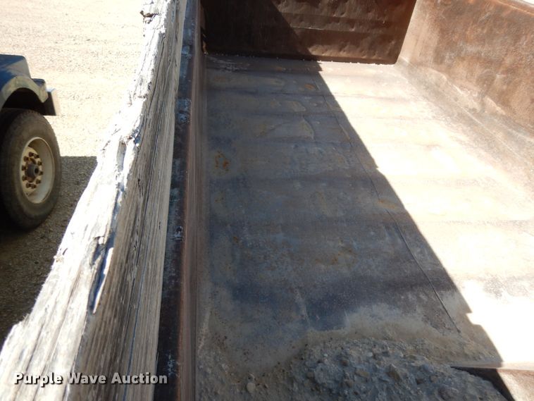 image for item DJ6689 1993 International 8200  dump truck