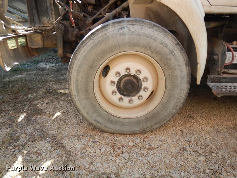 image for item DJ6689 1993 International 8200  dump truck