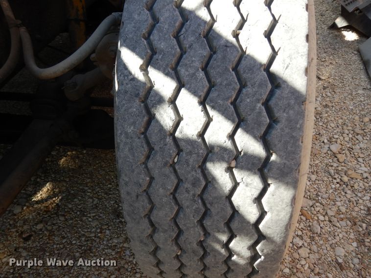 image for item DJ6689 1993 International 8200  dump truck