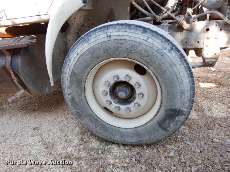 image for item DJ6689 1993 International 8200  dump truck