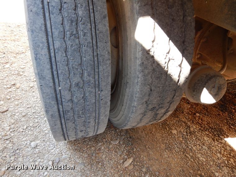 image for item DJ6689 1993 International 8200  dump truck