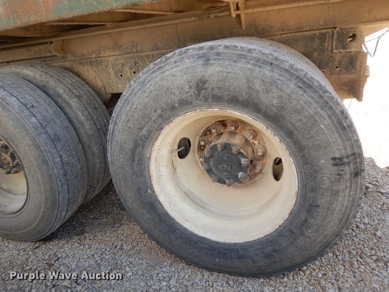 image for item DJ6689 1993 International 8200  dump truck