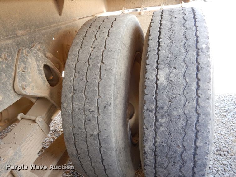 image for item DJ6689 1993 International 8200  dump truck