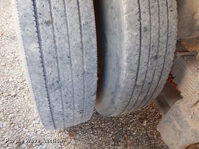 image for item DJ6689 1993 International 8200  dump truck