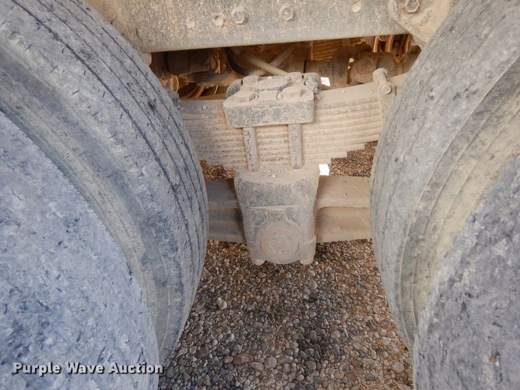 image for item DJ6689 1993 International 8200  dump truck