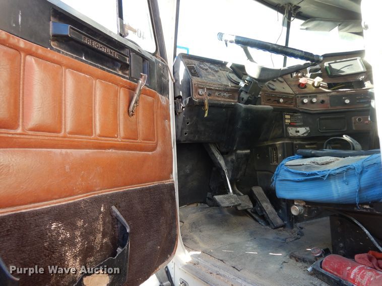 image for item DJ6690 1994 Freightliner FLD dump truck