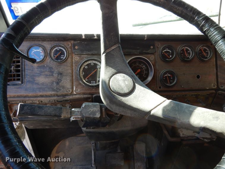 image for item DJ6690 1994 Freightliner FLD dump truck