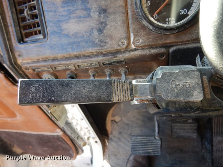 image for item DJ6690 1994 Freightliner FLD dump truck