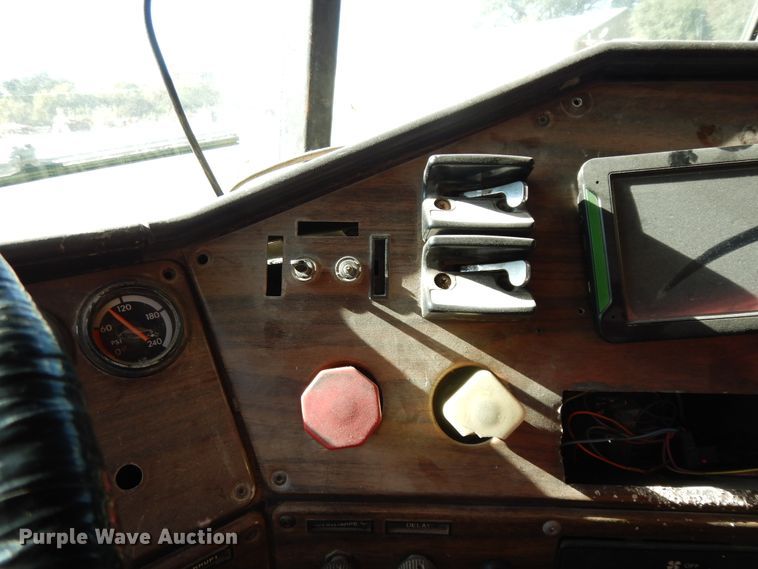 image for item DJ6690 1994 Freightliner FLD dump truck