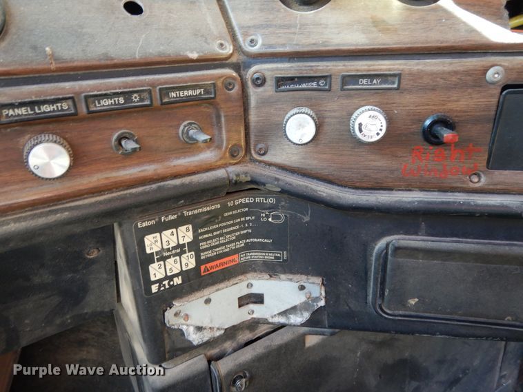 image for item DJ6690 1994 Freightliner FLD dump truck