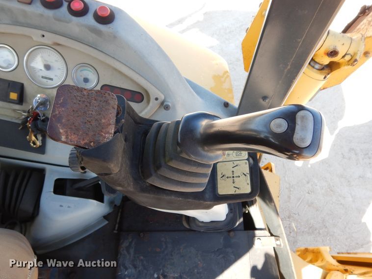 image for item DJ6692 2005 Komatsu WB140  backhoe