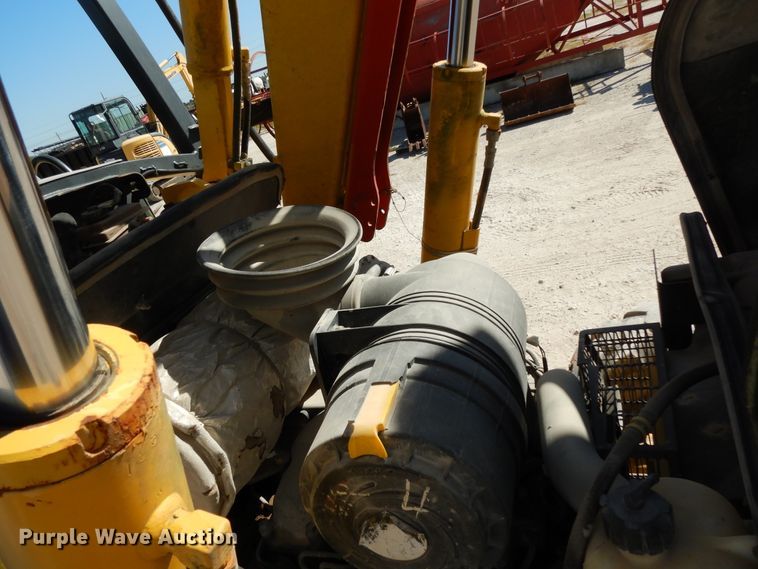 image for item DJ6692 2005 Komatsu WB140  backhoe