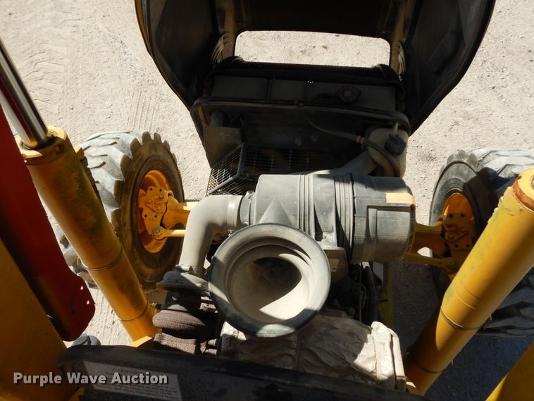 image for item DJ6692 2005 Komatsu WB140  backhoe