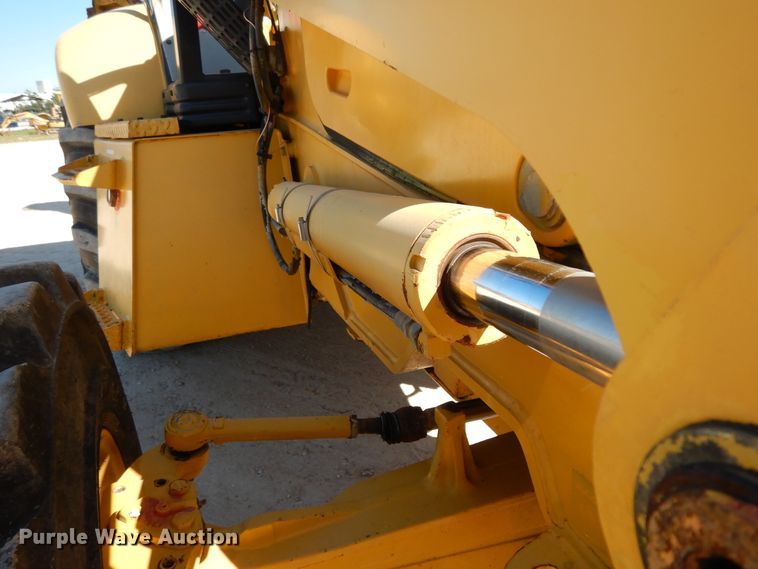 image for item DJ6692 2005 Komatsu WB140  backhoe