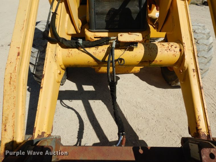 image for item DJ6692 2005 Komatsu WB140  backhoe