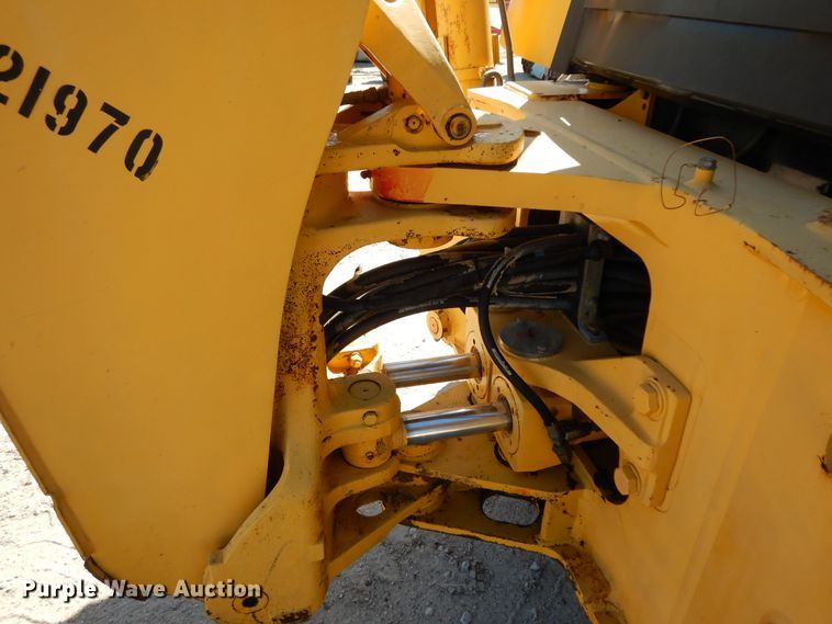 image for item DJ6692 2005 Komatsu WB140  backhoe