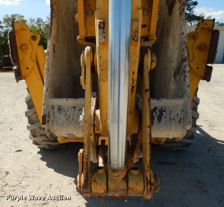 image for item DJ6692 2005 Komatsu WB140  backhoe