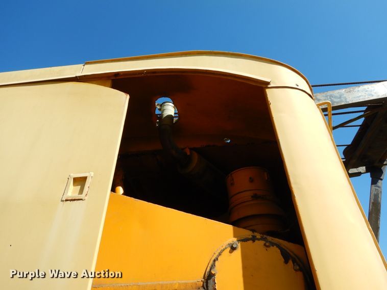 image for item DJ6696 1973 American 7250  crawler crane