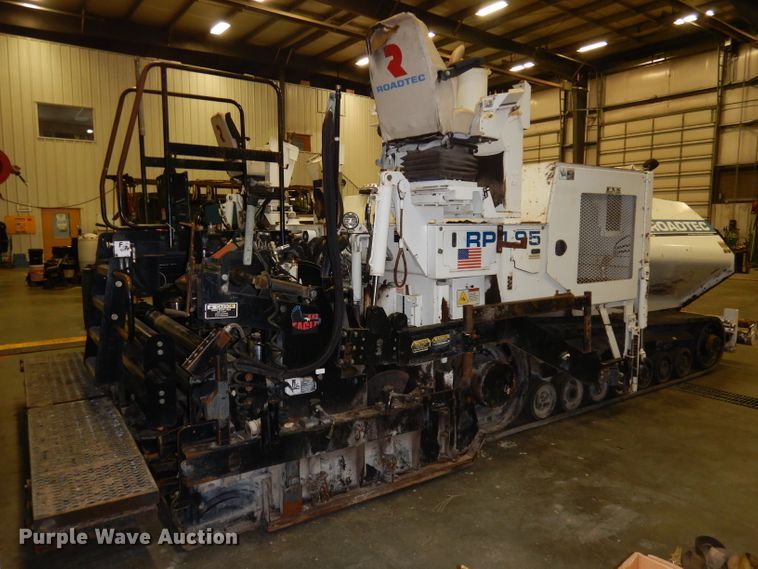 image for item DJ6905 2011 Roadtec RP195  paver