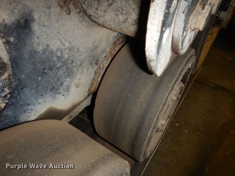 image for item DJ6905 2011 Roadtec RP195  paver