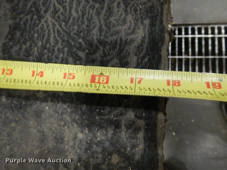 image for item DJ6905 2011 Roadtec RP195  paver