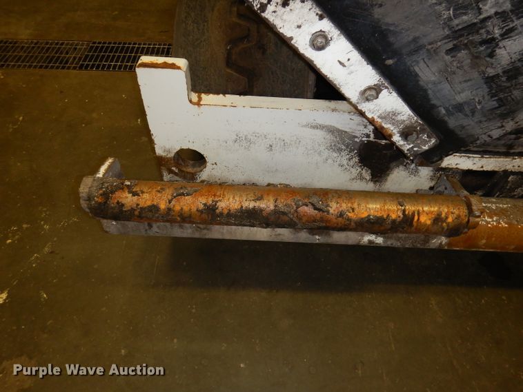 image for item DJ6905 2011 Roadtec RP195  paver