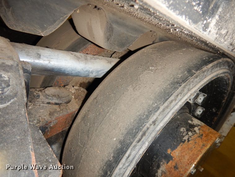 image for item DJ6905 2011 Roadtec RP195  paver