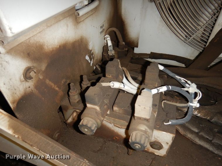 image for item DJ6905 2011 Roadtec RP195  paver